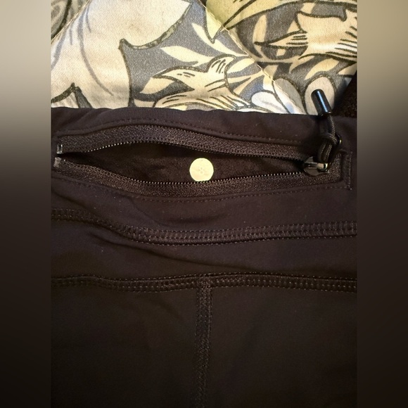 Lululemon Run Inspire Crop II - Picture 4 of 4